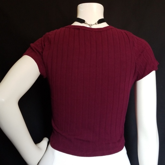 used item. crop top - Picture 3 of 3